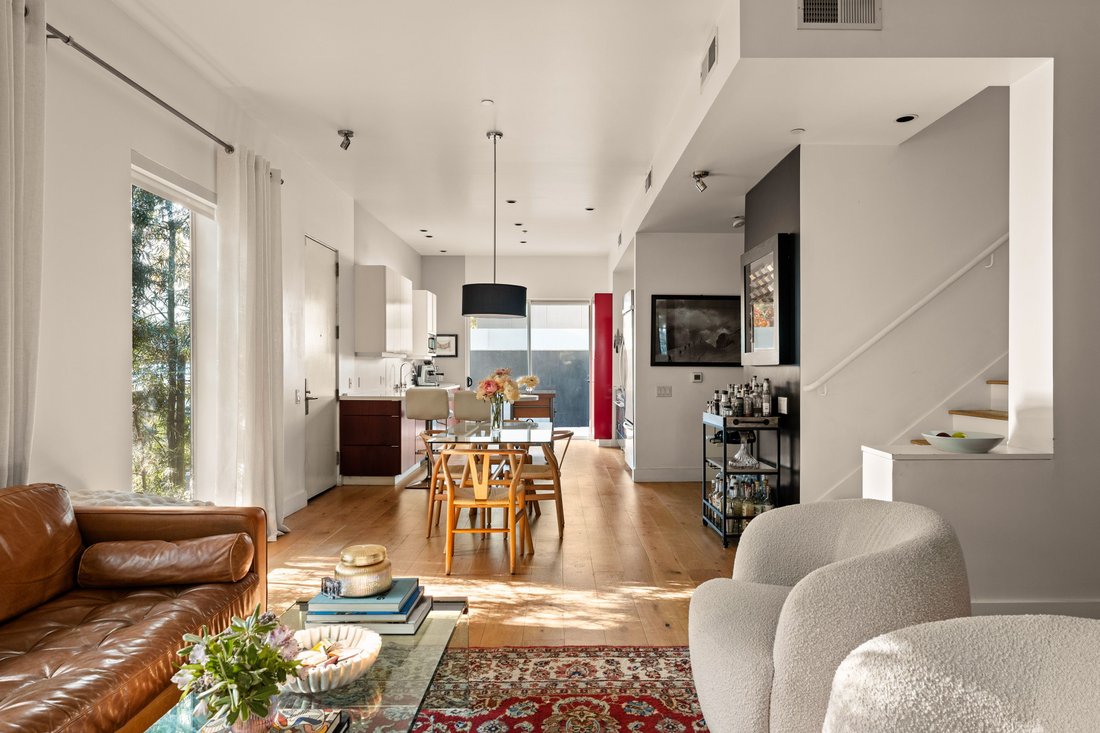 Condo in Los Angeles, California, United States 5 - 18278156