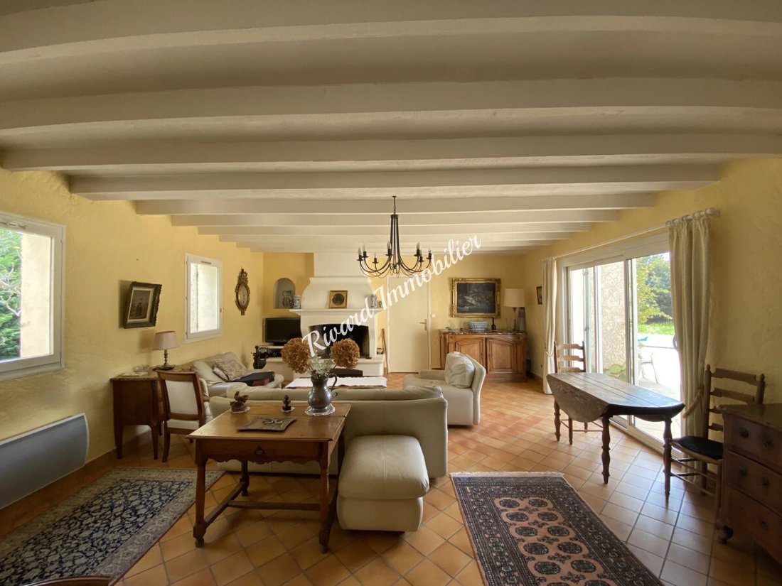 House in Cadenet, Provence-Alpes-Côte d'Azur, France 4 - 15959872