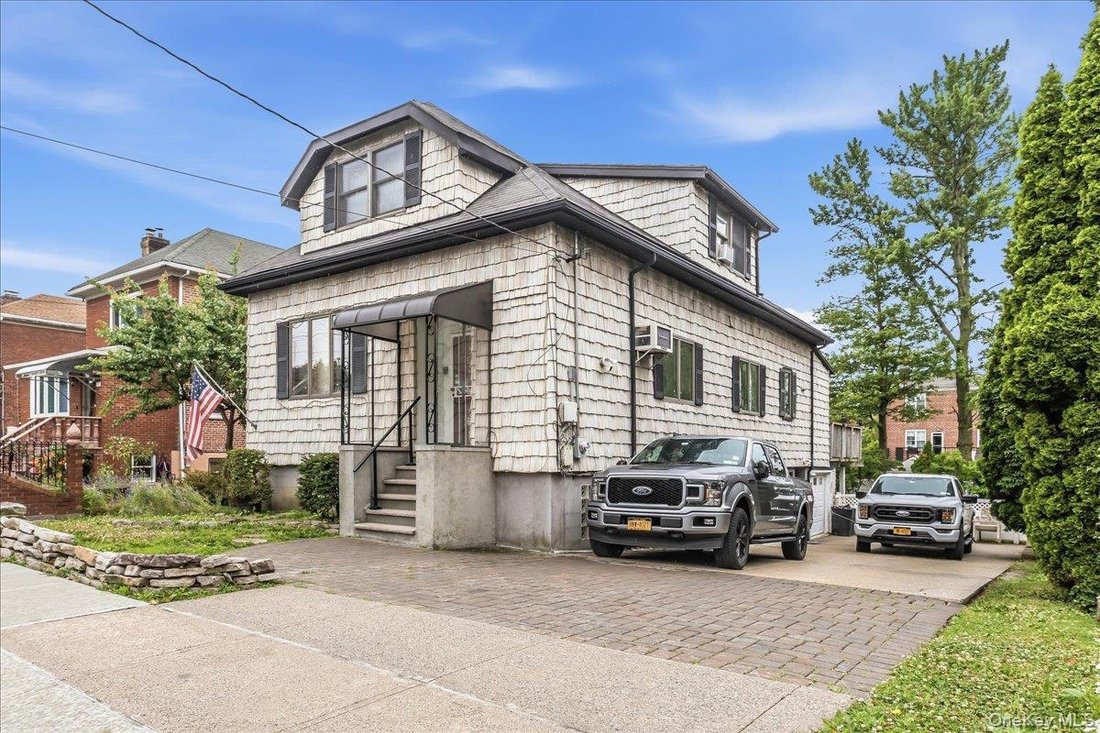 House in New York, New York, United States 1 - 18277095