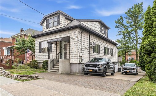 House in New York, New York, United States 1
