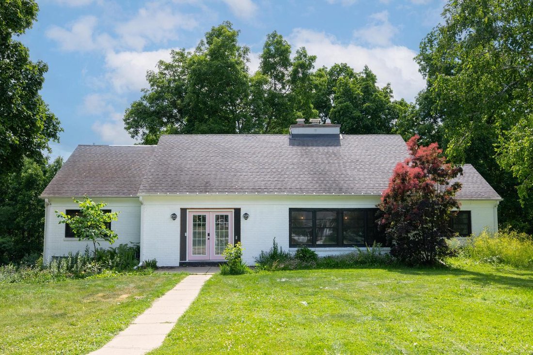 House in Brookfield, Wisconsin, United States 1 - 18276858