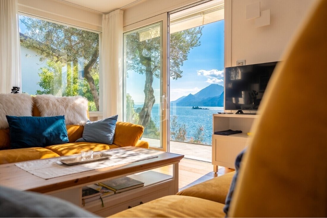 Villa in Malcesine, Veneto, Italy 1 - 18277669