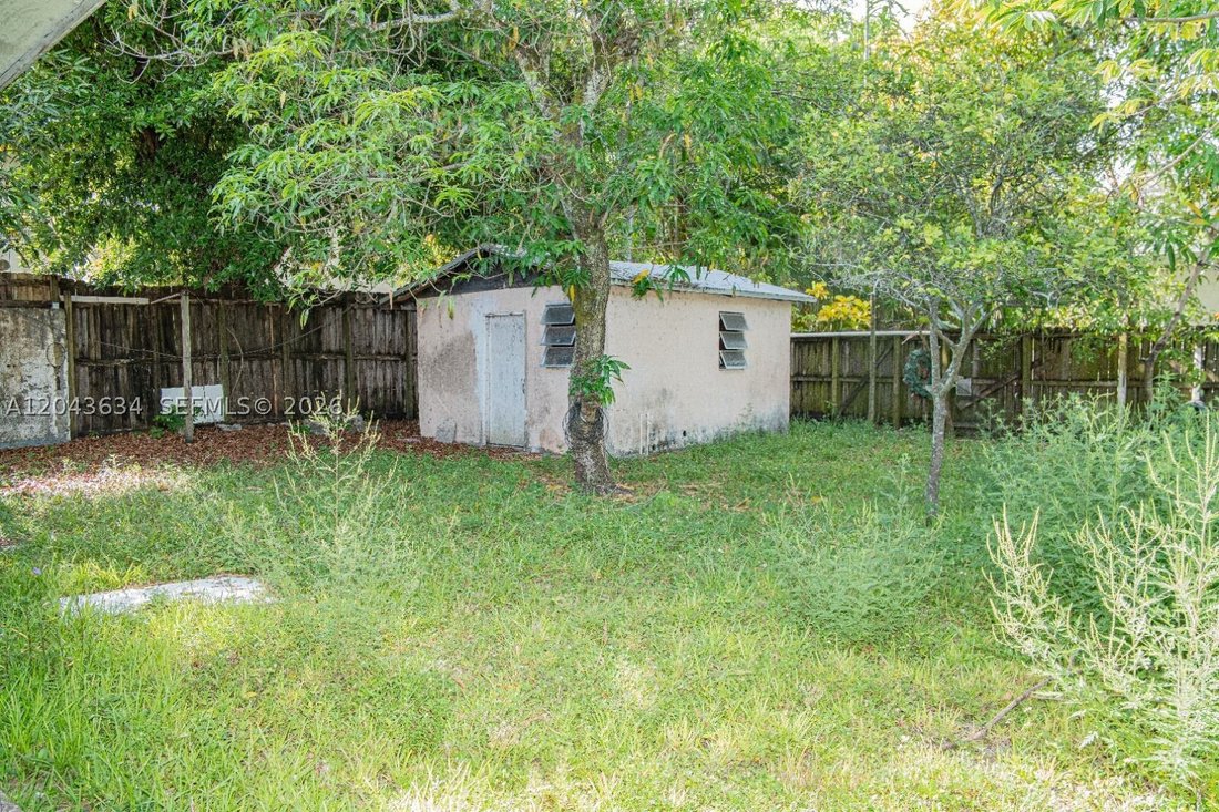 House in Miami, Florida, United States 5 - 18276948