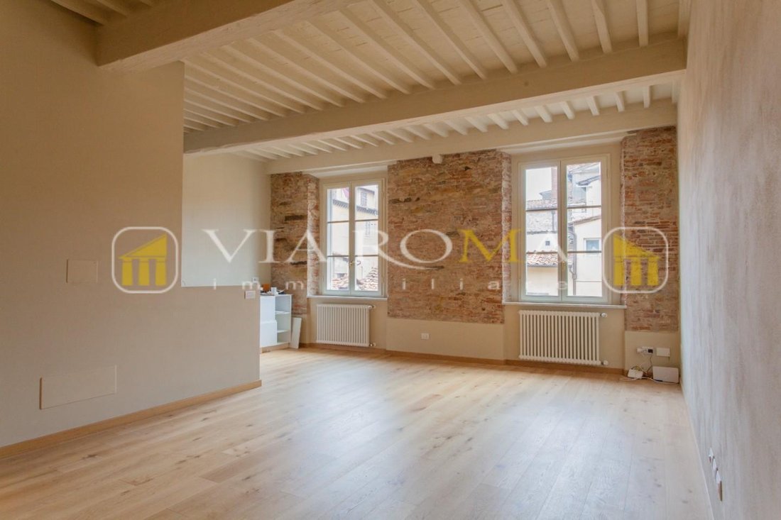 Apartment in Historic Center, Lucca, Tuscany 1 - 15864668