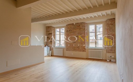 Apartment in Historic Center, Lucca, Tuscany 1