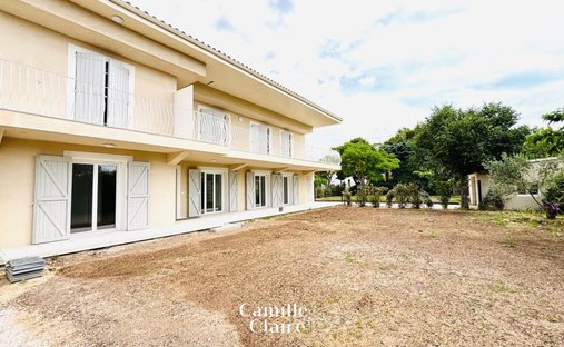 Apartment in Granettes-Jauberte-Sainte Anne, Aix-en-Provence, France 1