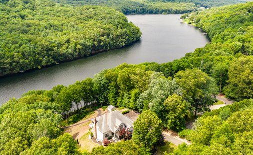 House in Southbury, Connecticut, United States 1
