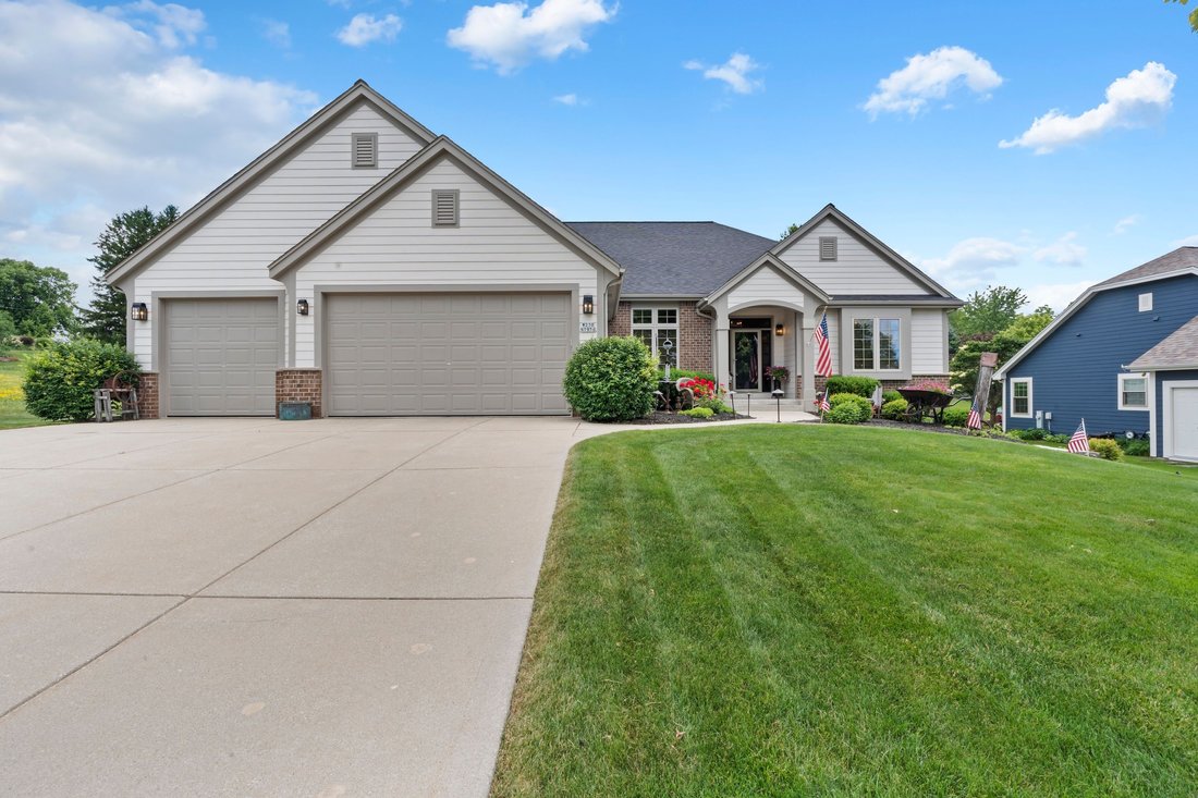 House in Sussex, Wisconsin, United States 1 - 18278155