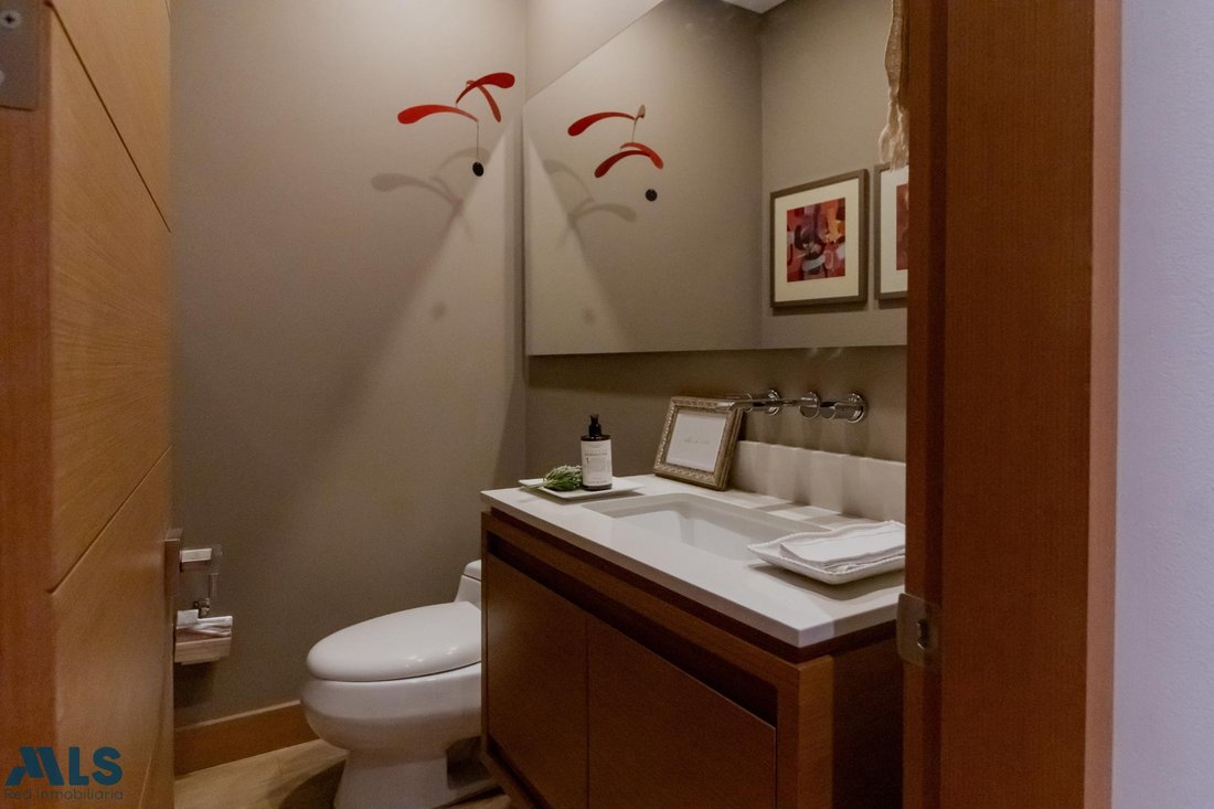 Apartment in Medellín, Antioquia, Colombia 3 - 18278277