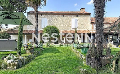 House in Vianne, Nouvelle-Aquitaine, France 1