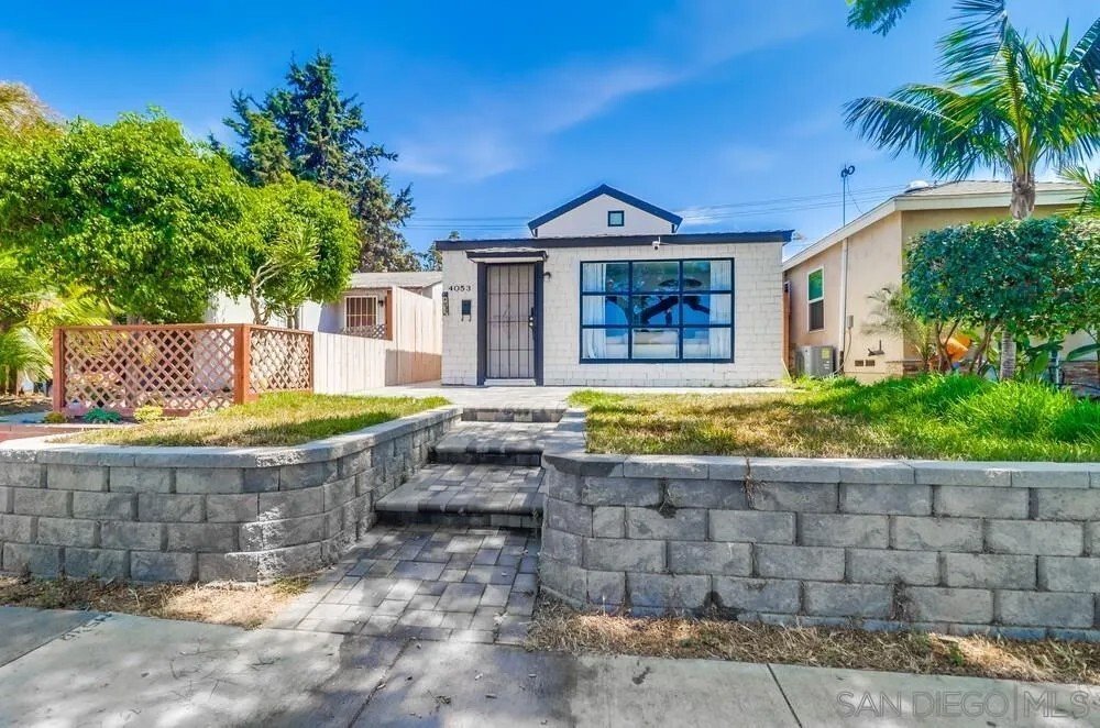 San Diego, California, United States 1 - 18277763
