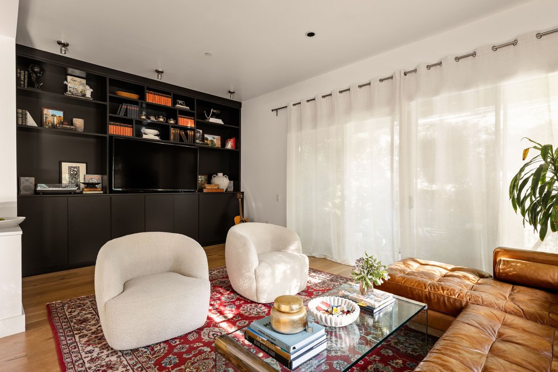 Condo in Los Angeles, California, United States 4 - 18278156
