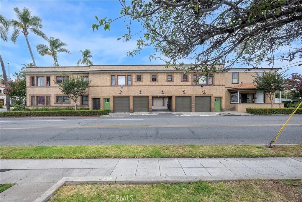 Santa Ana, California, United States 4 - 18277792