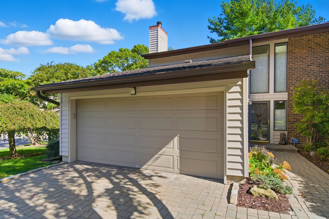 Condo in Jericho, New York, United States 2 - 18276745