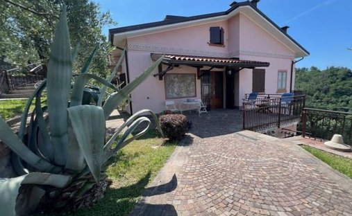 Villa in Cogorno, Liguria, Italy 1
