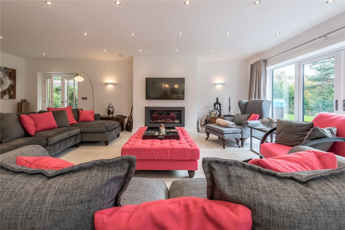 House in Alwoodley, Leeds, England 4 - 18277807