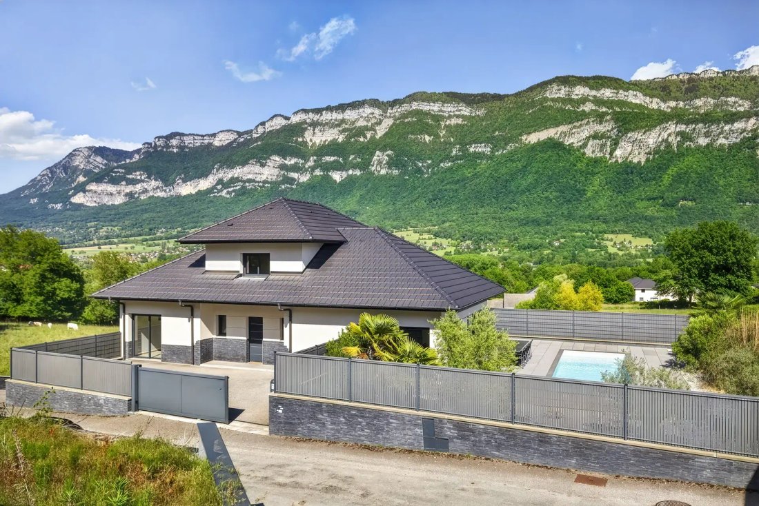 Villa in Sonnaz, Auvergne-Rhône-Alpes, France 1 - 18069997