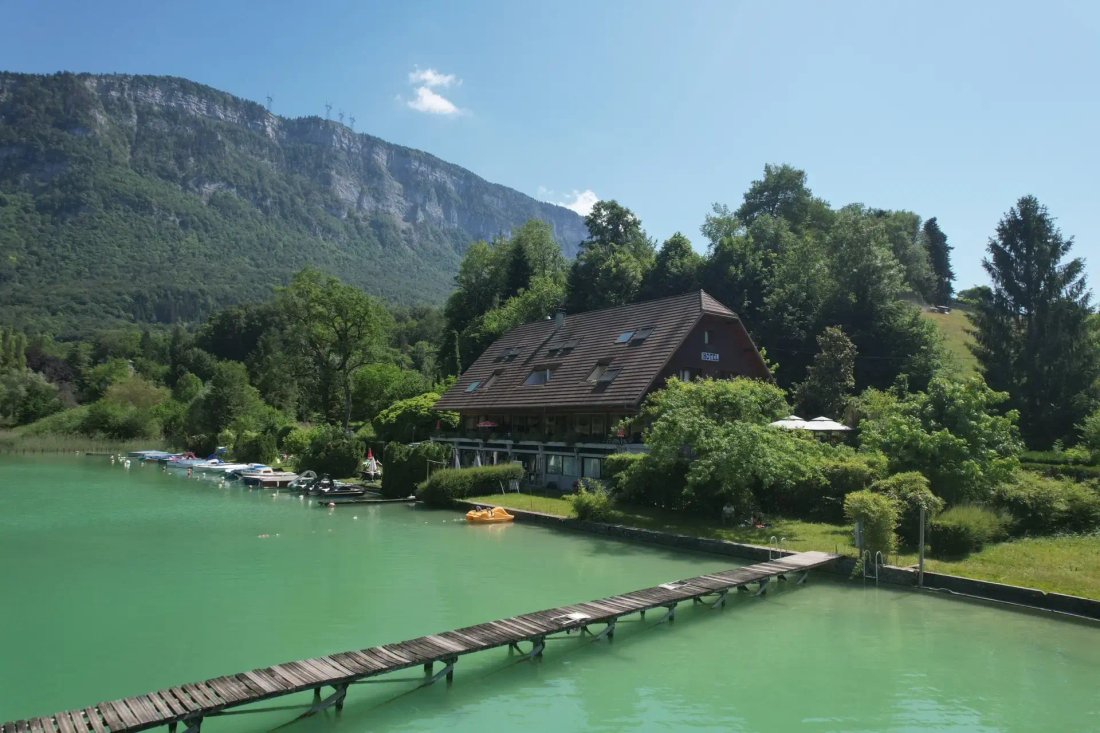 Estate in Aiguebelette-le-Lac, Auvergne-Rhône-Alpes, France 1 - 16948280