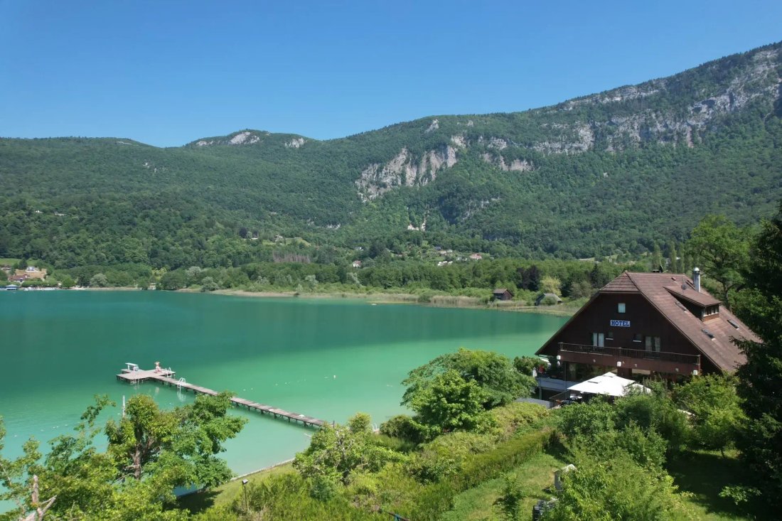 Estate in Aiguebelette-le-Lac, Auvergne-Rhône-Alpes, France 3 - 16948280