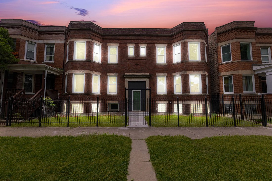 Chicago, Illinois, United States 1 - 18277463