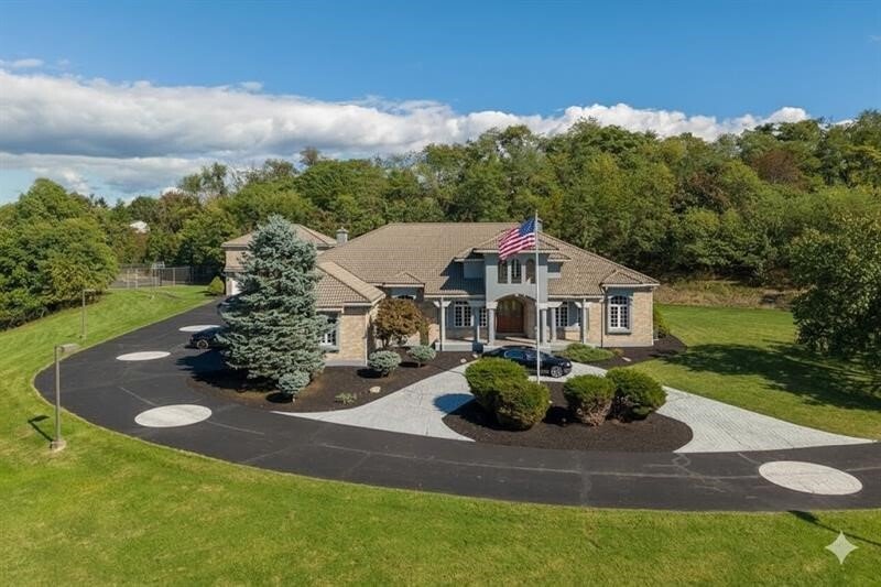 House in Washington, Pennsylvania, United States 1 - 18278019