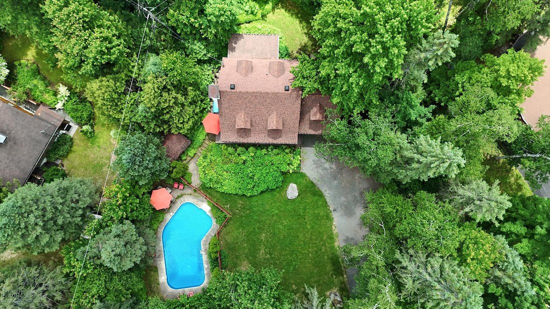 House in Piedmont, Quebec, Canada 3 - 18278586