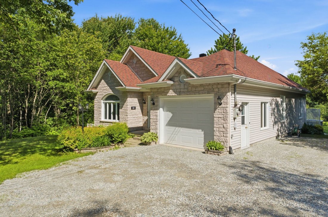 House in Ascot Corner, Quebec, Canada 3 - 18278558