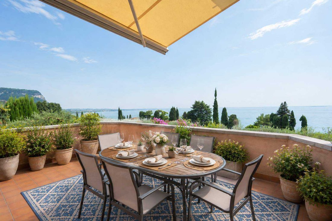 Apartment in Garda, Veneto, Italy 1 - 18278599