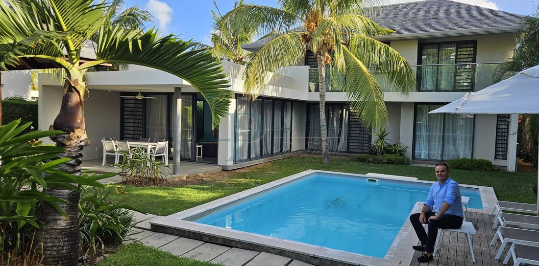 Villa in Black River, Rivière Noire District, Mauritius 2 - 17381631