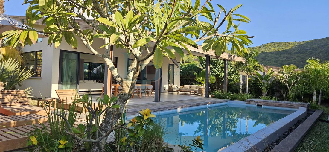 Villa in Tamarin, Rivière Noire District, Mauritius 1 - 17295193
