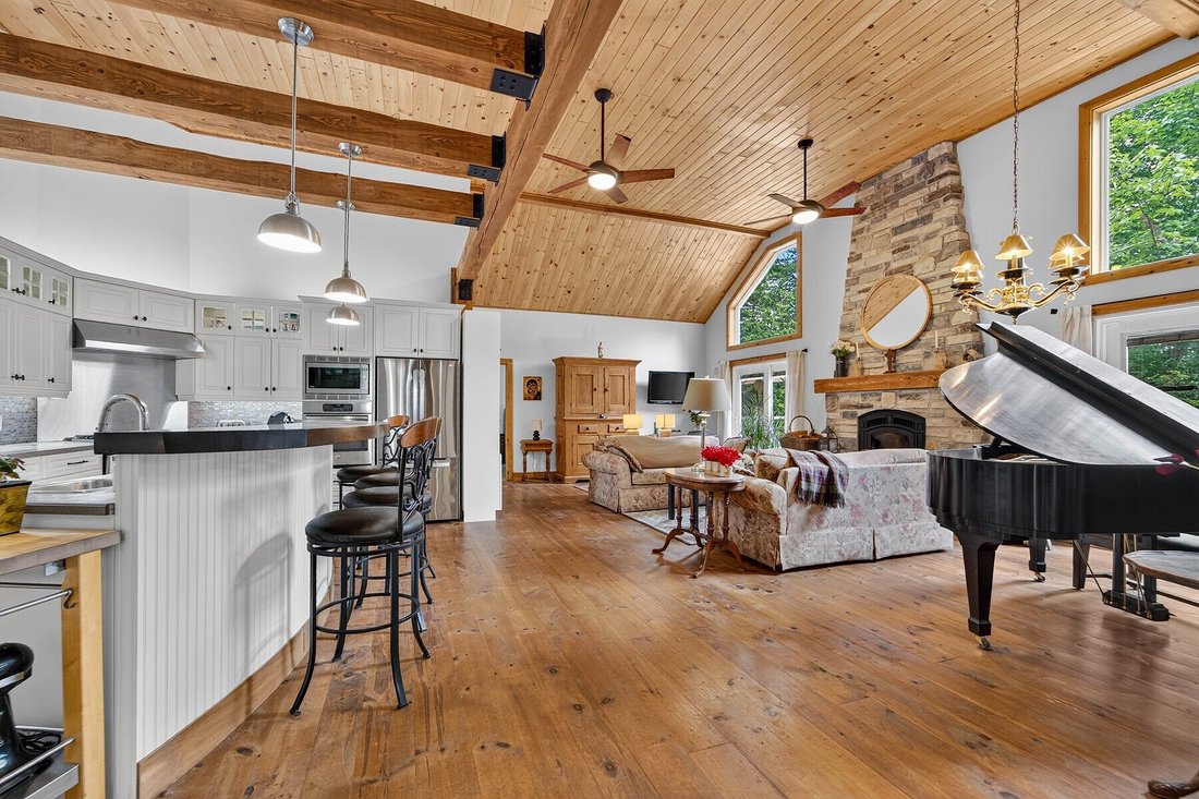 House in Gore, Quebec, Canada 5 - 18278888