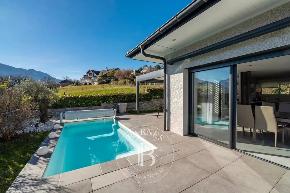 Villa in Saint-Jorioz, Auvergne-Rhône-Alpes, France 1 - 17331441