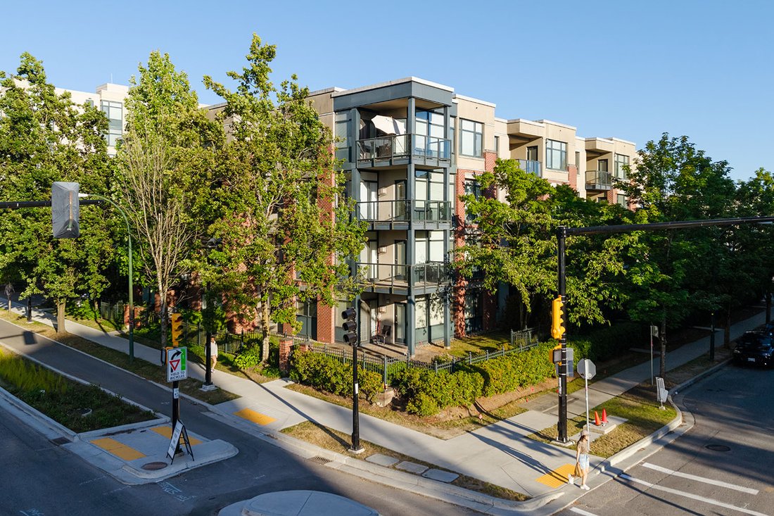 Condo in Vancouver, British Columbia, Canada 1 - 18278759