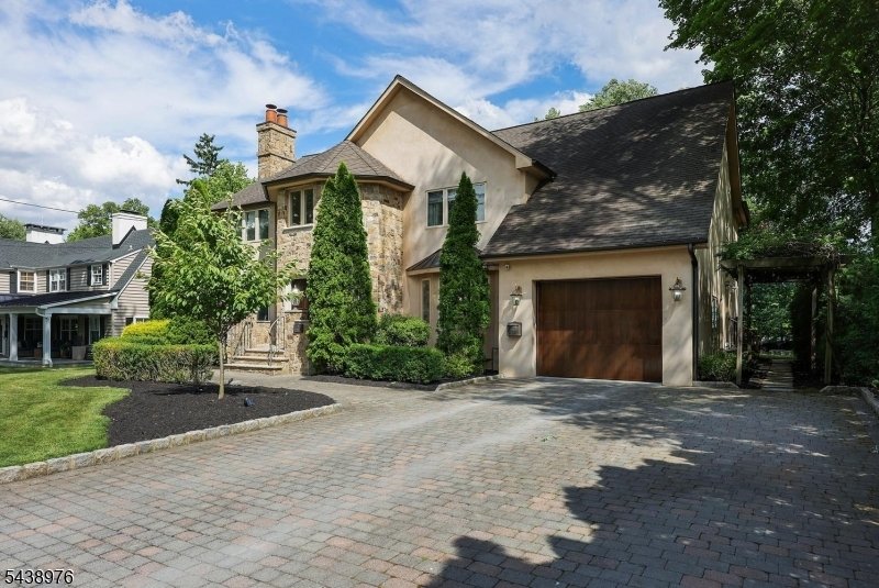 House in Cranford, New Jersey, United States 4 - 18278883