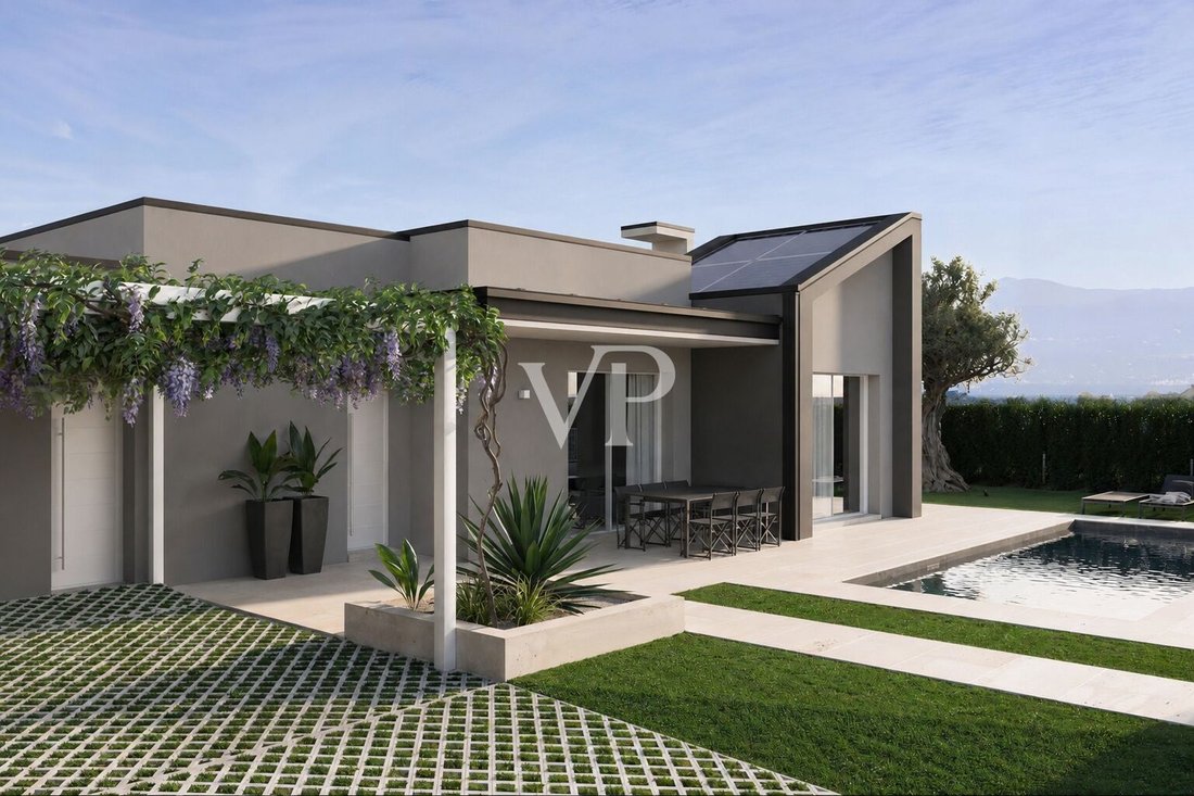 House in Moniga del Garda, Lombardy, Italy 2 - 18010577