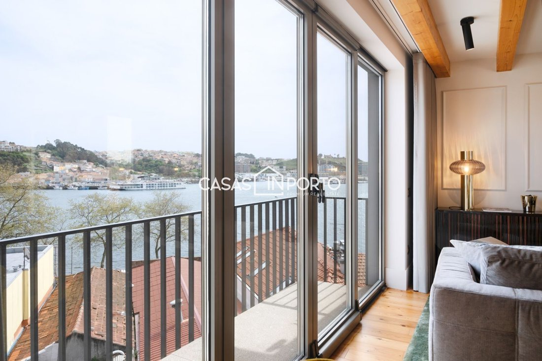 Apartment in Lordelo do Ouro e Massarelos, Porto District, Portugal 1 - 18278910