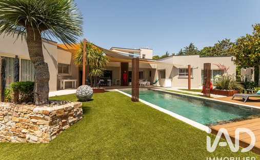 House in Est, Bessan, France 1
