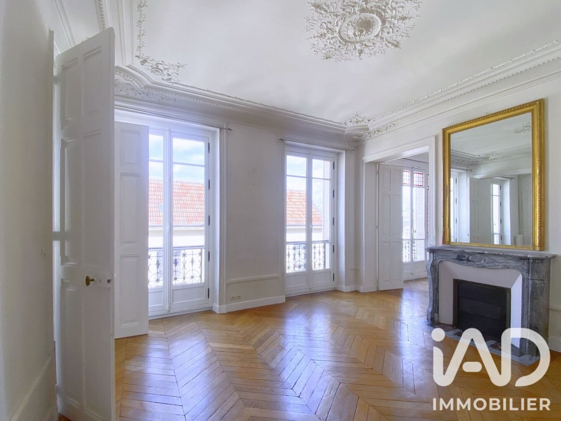 Apartment in Notre Dame, Versailles, France 2 - 18283284