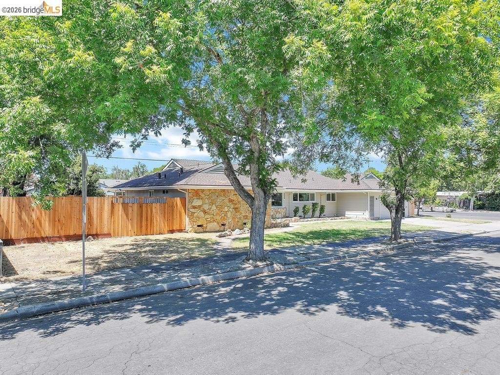 House in Stockton, California, United States 5 - 18279534