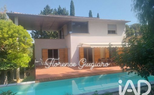 House in Beaucours-La Gorguette-La Morvenede, Sanary-sur-Mer, France 1