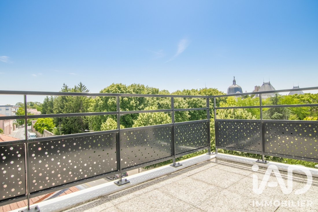Apartment in Lallier P. Hochart, L'Haÿ-les-Roses, France 1 - 18283209