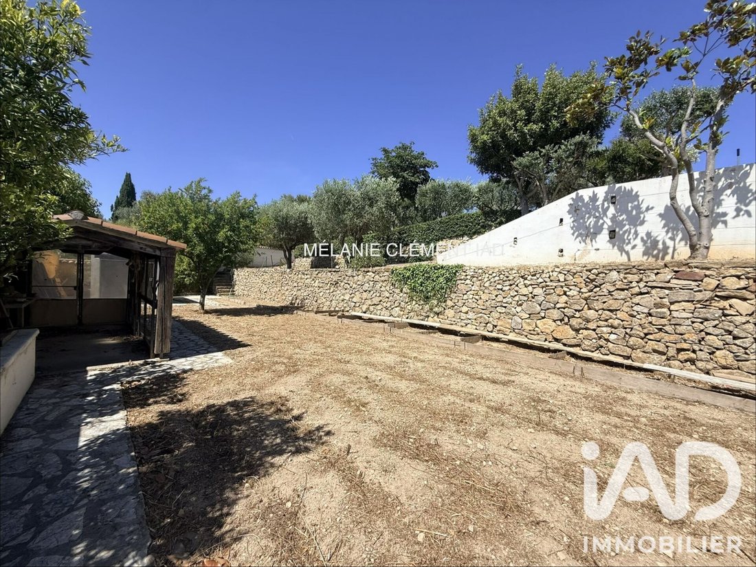 Land in Sanary-sur-Mer, Provence-Alpes-Côte d'Azur, France 1 - 18283493