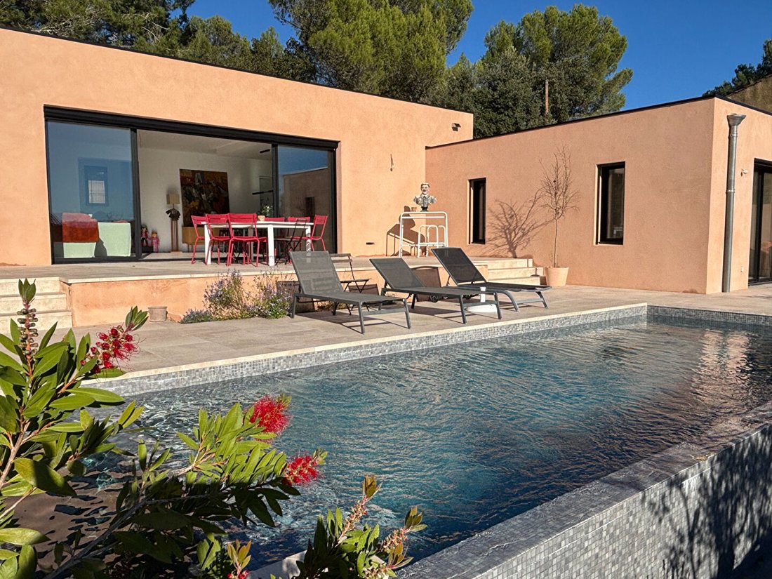 Villa in Uzès, Occitania, France 2 - 18279025
