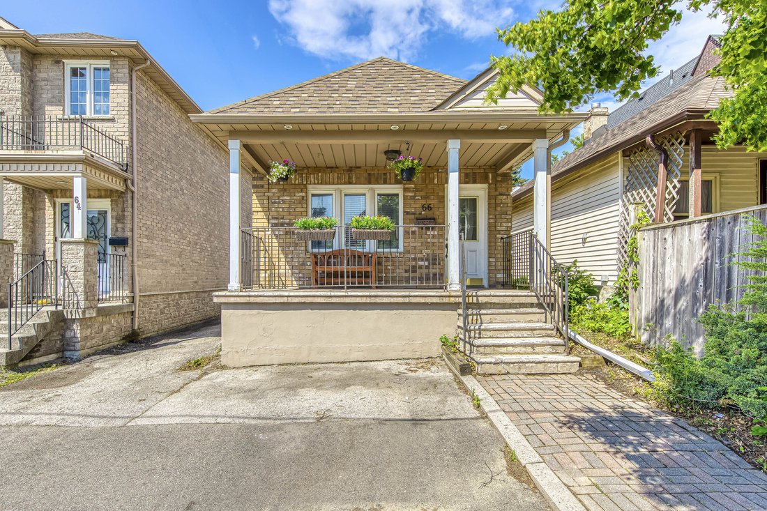 House in Toronto, Ontario, Canada 3 - 18279619