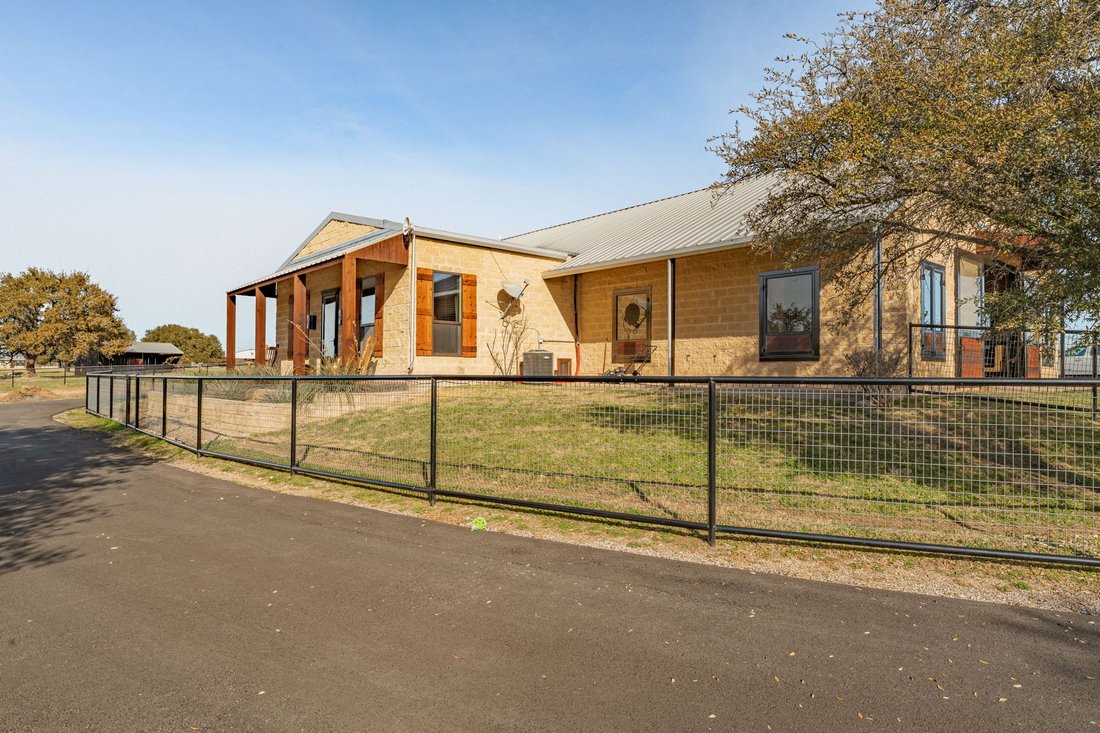 House in Weatherford, Texas, United States 1 - 17014044