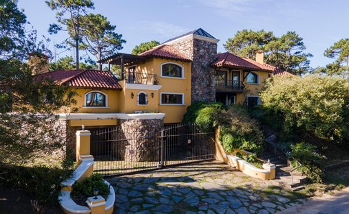 House in Laguna Blanca, Maldonado Department, Uruguay 1
