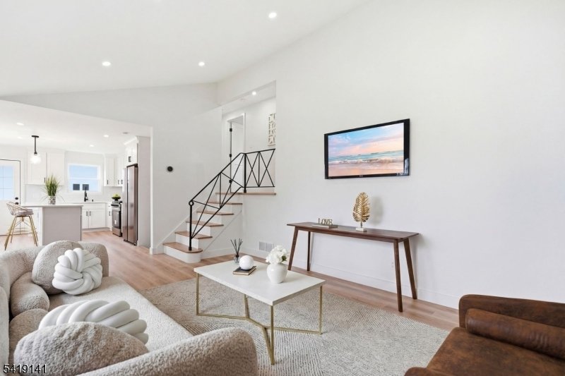 House in South Plainfield, New Jersey, United States 5 - 18279531