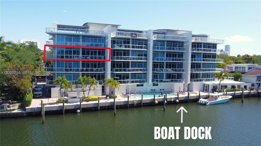 Condo in Miami, Florida, United States 1 - 18279456