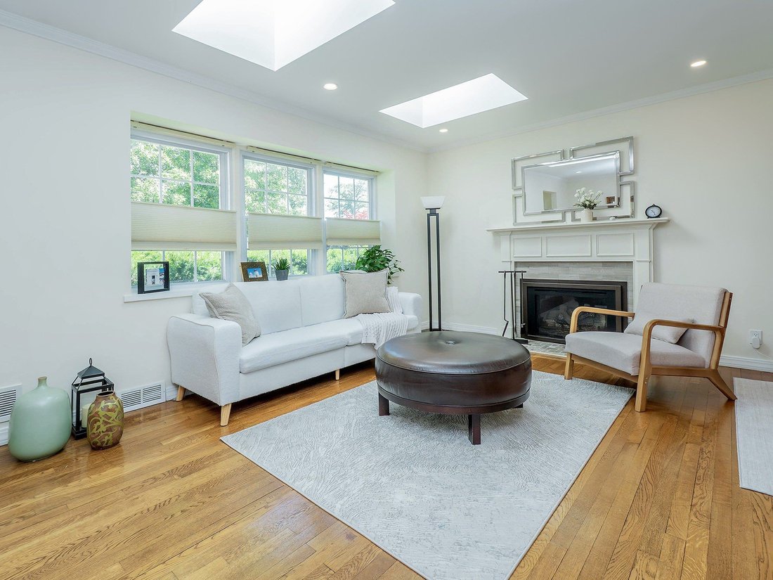 House in Port Washington, New York, United States 2 - 18272800