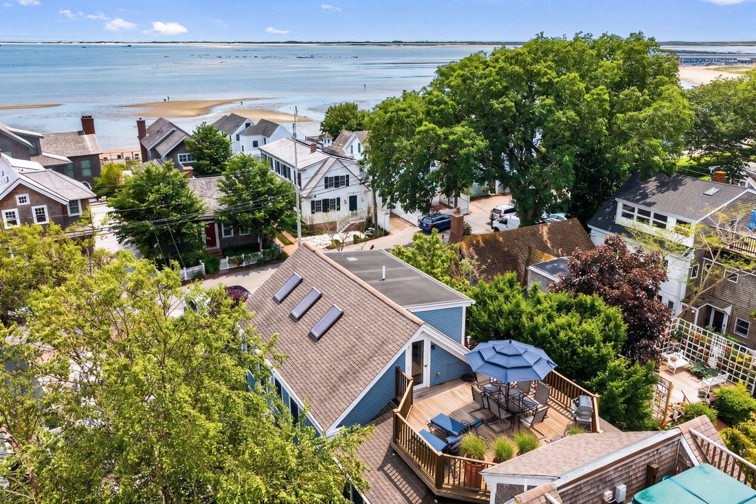 Condo in Provincetown, Massachusetts, United States 1 - 18279009